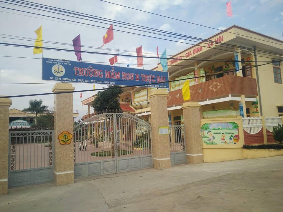 lanh dao truong co giao vien buoc day vao nguoi tre 4 tuoi mong du luan vi tha