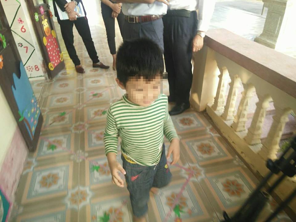 lanh dao truong co giao vien buoc day vao nguoi tre 4 tuoi mong du luan vi tha