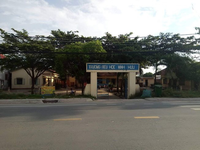 bo gddt yeu cau xac minh vu hoc sinh tieu hoc bi co giao danh o long an