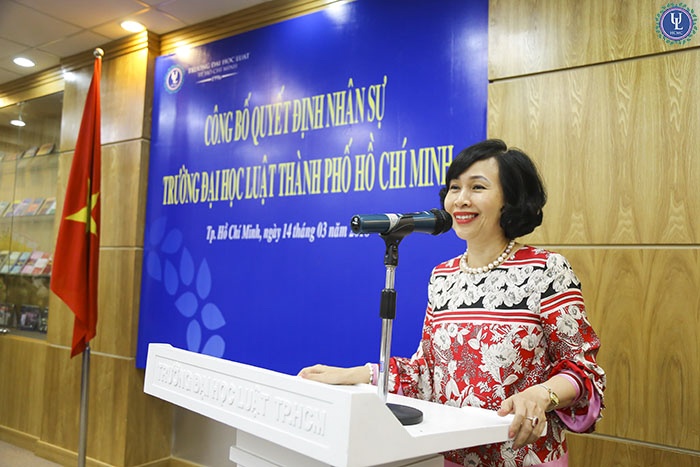 gs mai hong quy tan hieu truong dh hoa sen la ai