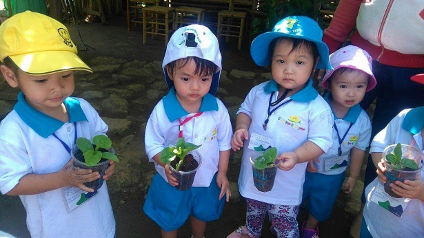 family garden trai nghiem lam nong dan cho be ngay 16 o sai gon