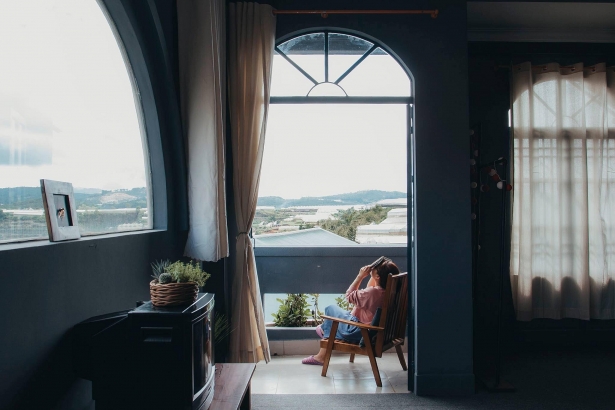 nha minh homestay chao don khach tro nhu nguoi than tro ve