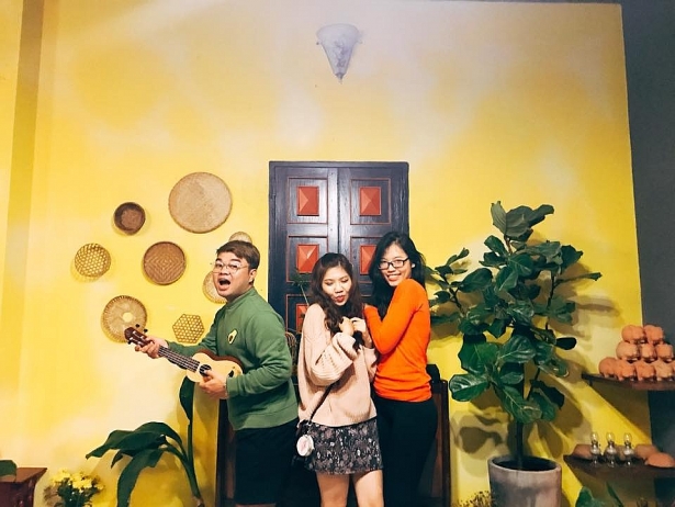 nha minh homestay chao don khach tro nhu nguoi than tro ve