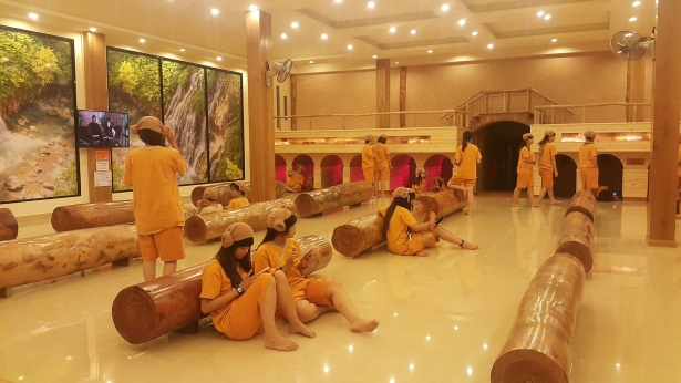 cuoi tuan ru nhau di xong hoi jjim jil bang kieu han o sai gon