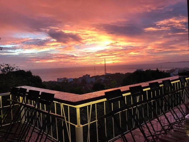 trai nghiem hostel co view ngam canh hoang hon dep nhat dao ngoc phu quoc