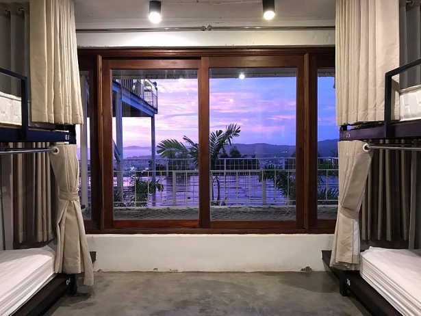 trai nghiem hostel co view ngam canh hoang hon dep nhat dao ngoc phu quoc
