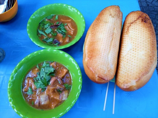 Ăn vặt Sài Gòn: List nhanh một vài món ăn vặt nổi tiếng Quận 1 an vat sai gon list nhanh mot vai mon an vat noi tieng quan 1