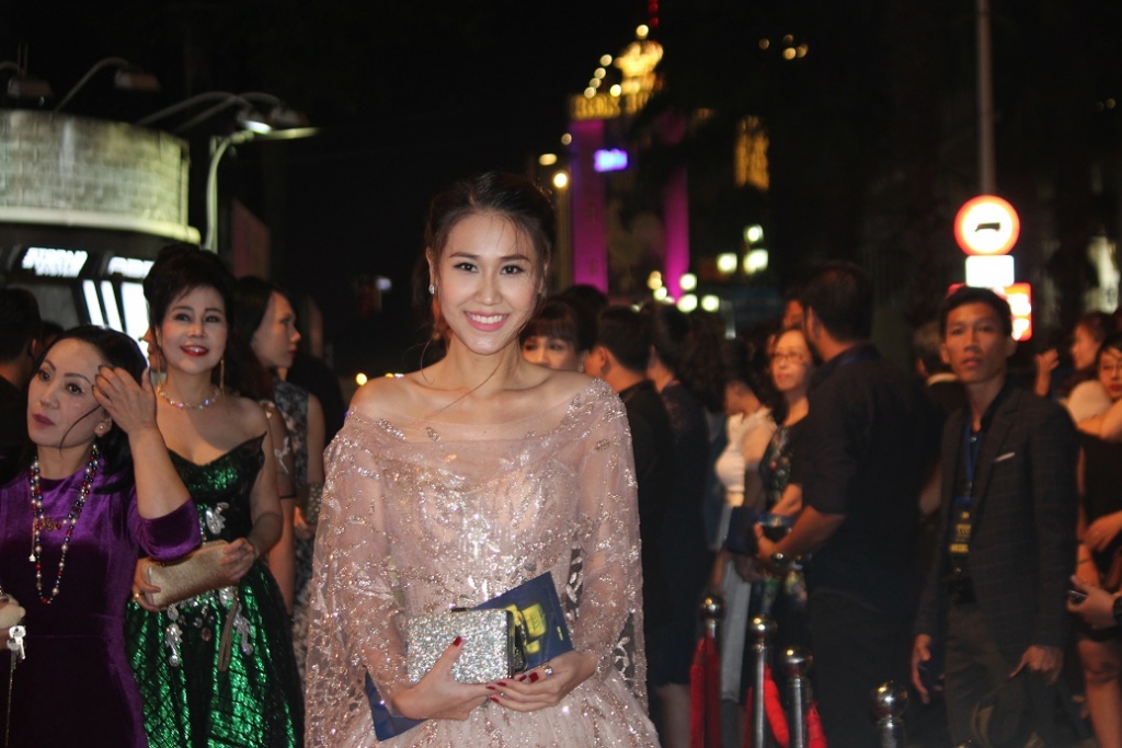 ngat lim voi hinh anh tim be bong truong quynh anh tren tham do ngoi sao xanh 2016