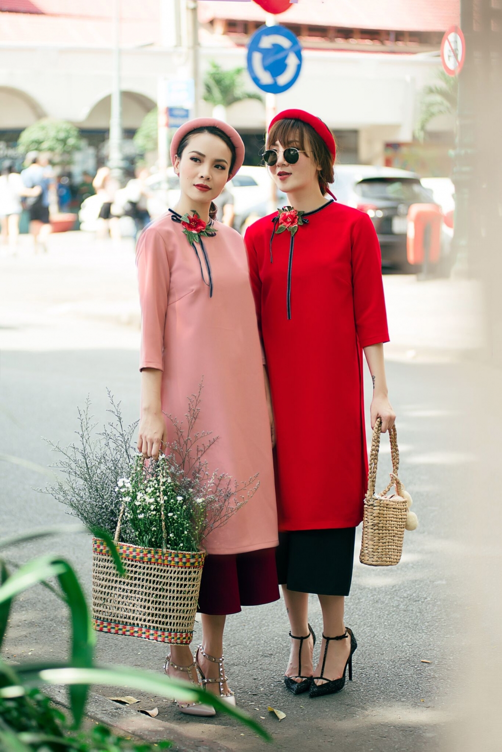 Yến Trang, Yến Nhi tự thiết kế áo dài diện xuống phố đón xuân sang