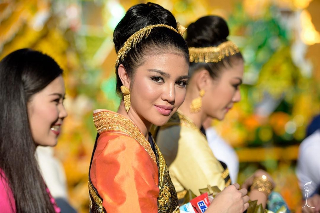 Hoa hậu Hòa bình Quốc tế đến Việt Nam tham dự Hội xuân văn nghệ sĩ hoa hau hoa binh quoc te den viet nam tham du hoi xuan van nghe si