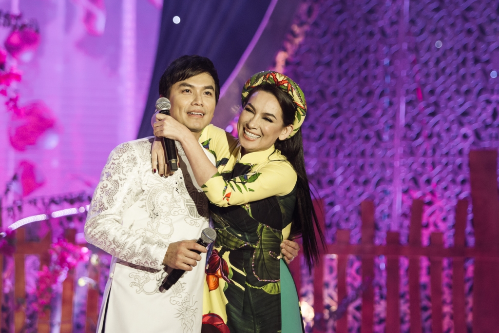 phi nhung hon manh quynh tren song truyen hinh truc tiep