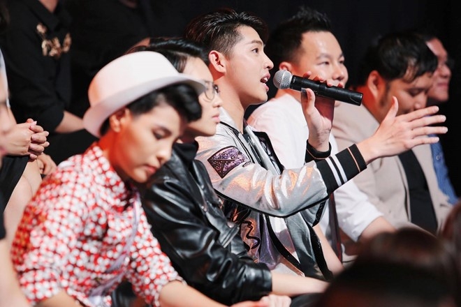 cao ba hung gay tranh cai khi len ngoi quan quan sing my song
