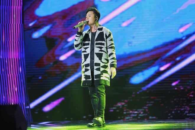 cao ba hung gay tranh cai khi len ngoi quan quan sing my song