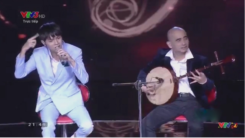 cao ba hung gay tranh cai khi len ngoi quan quan sing my song