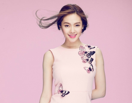 linh chi chan dai hua hen soan ngoi scandal cua ngoc trinh