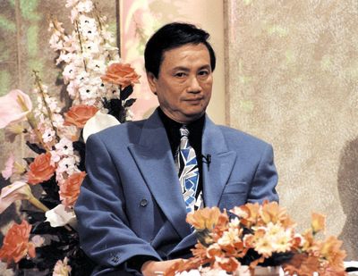 'Hoàng tử nhạc pop' Chi Dân lần đầu hát nhạc sến hoang tu nhac pop chi dan lan dau hat nhac sen