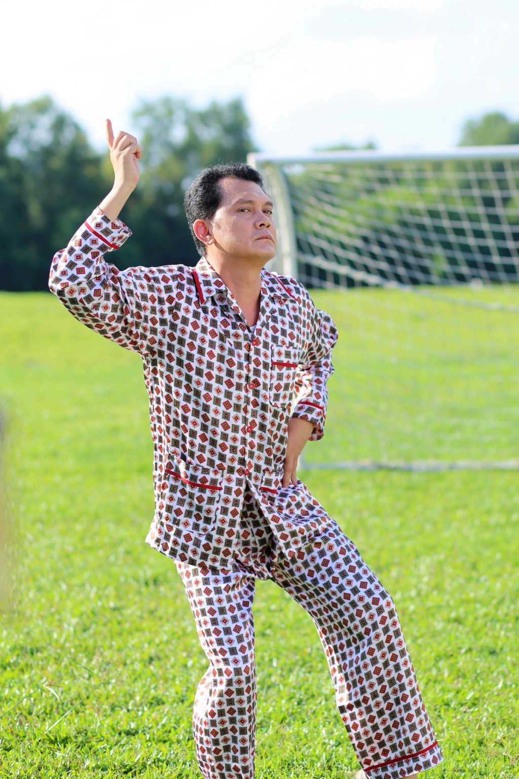 nsut huu chau cuoi voi doi khoc cho minh