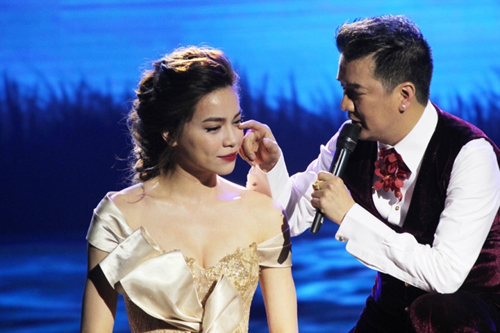 ca si ho ngoc ha chung ta song de vua long nguoi khac quen roi