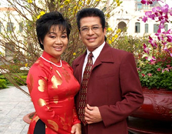 nghe si xuan huong to chong cu thanh bach ong dien cai tro gi vay