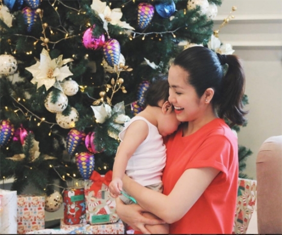 Sao Việt đón Noel: Người hạnh phúc, kẻ cô đơn…
