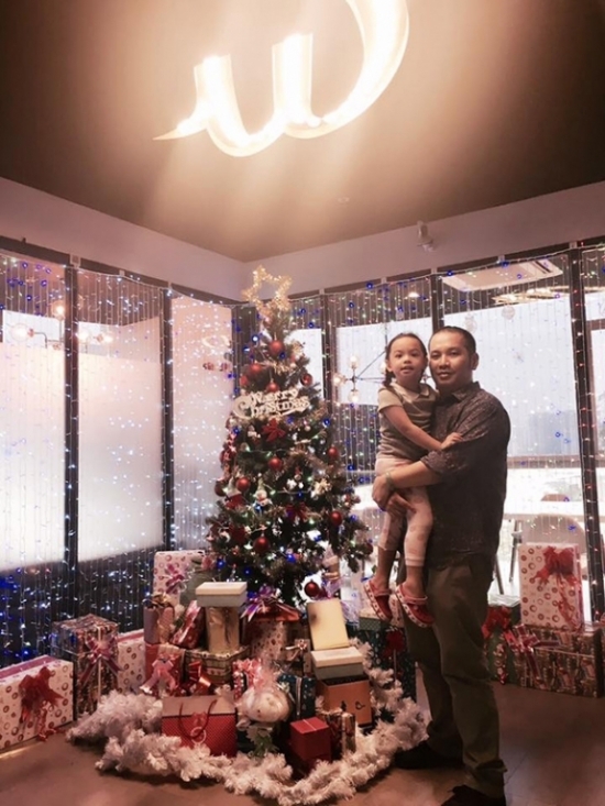 Sao Việt đón Noel: Người hạnh phúc, kẻ cô đơn…