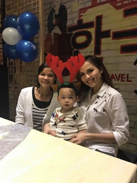 Sao Việt đón Noel: Người hạnh phúc, kẻ cô đơn…
