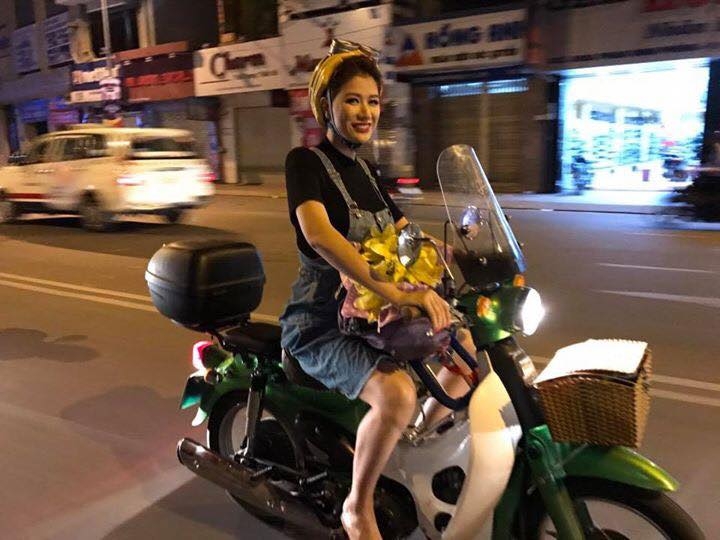 Sao Việt đón Noel: Người hạnh phúc, kẻ cô đơn…