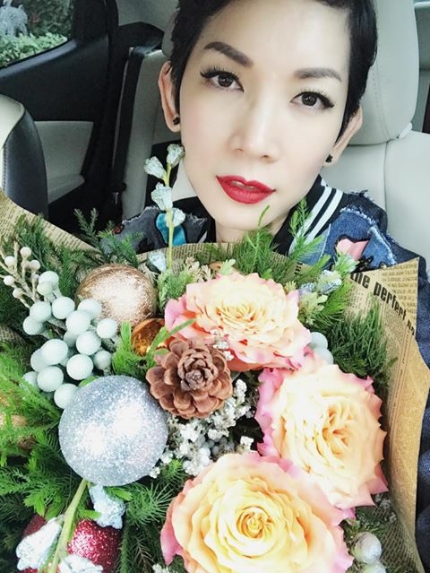 Sao Việt đón Noel: Người hạnh phúc, kẻ cô đơn…