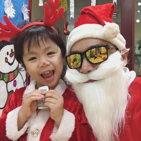 Sao Việt đón Noel: Người hạnh phúc, kẻ cô đơn…