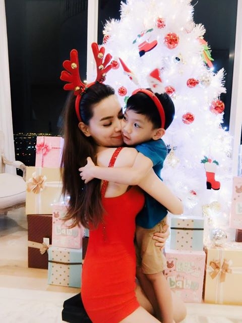 Sao Việt đón Noel: Người hạnh phúc, kẻ cô đơn…