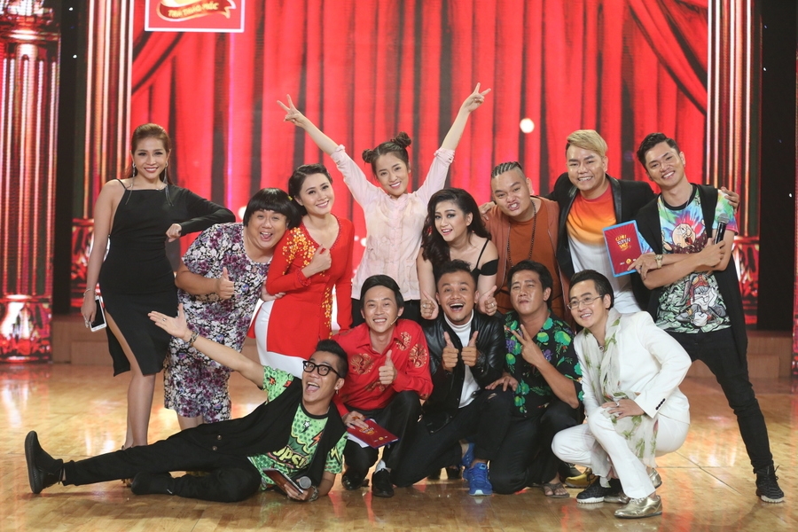 hoai linh xuc dong khi nghe si cai luong thanh hang xuat hien o cuoi xuyen viet