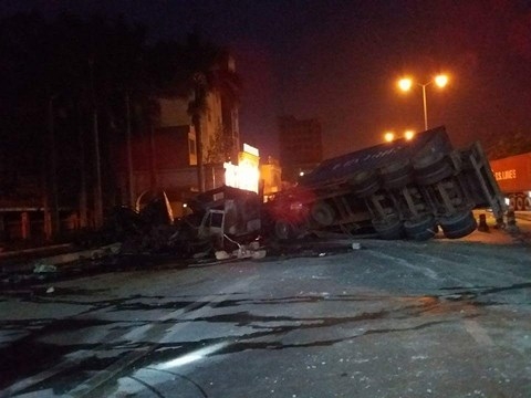 hai phong hai vo chong chet chay trong cabin xe container sau tai nan kinh hoang