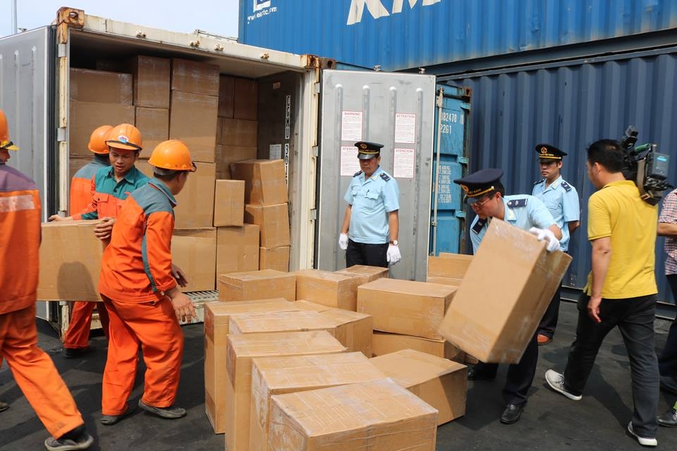 Hải Phòng: Bắt giữ hơn 2 tấn lá khát tươi tại cảng Nam Hải – Đình Vũ hai phong bat giu hon 2 tan la khat tuoi tai cang nam hai dinh vu