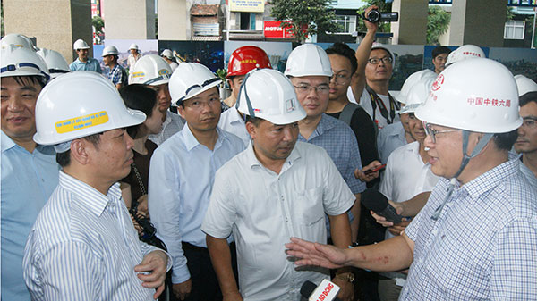 bo truong gtvt noi gi khi di thu duong sat cat linh ha dong