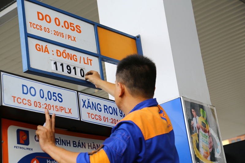 tu 15h30 hom nay 198 xang tang 675 donglit
