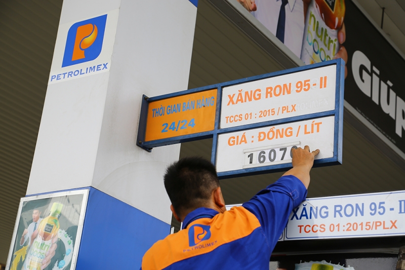 tu 15h30 hom nay 198 xang tang 675 donglit