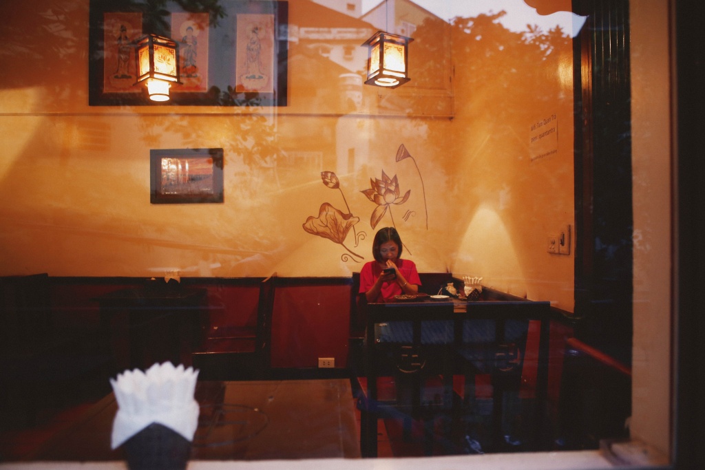 tam tra quan thanh tinh o quan tra phat giao giua long ha noi