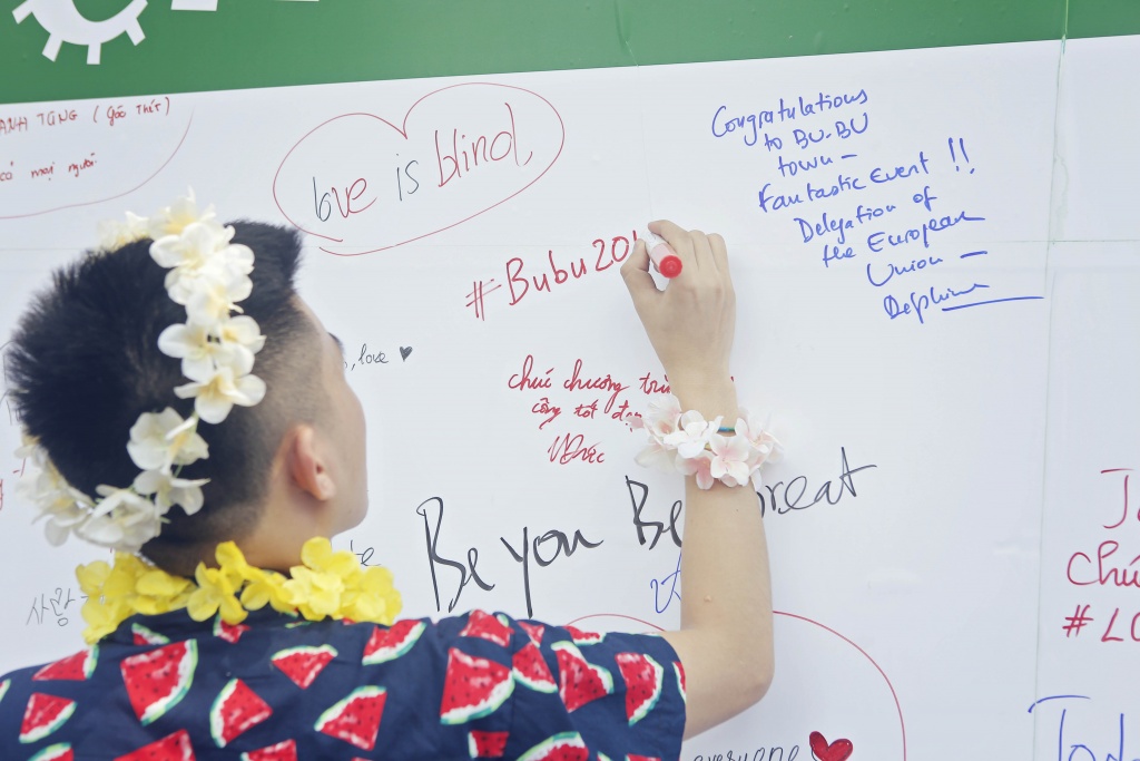 mot ngay lac buoc tren hon dao yeu thuong bubu