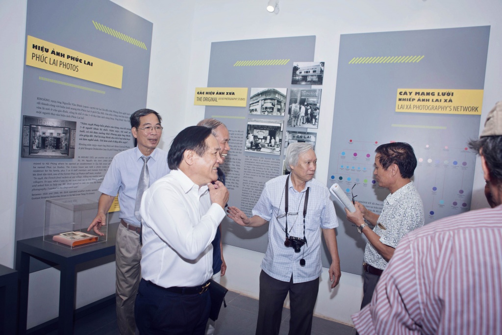 ha noi khai truong bao tang nhiep anh lai xa