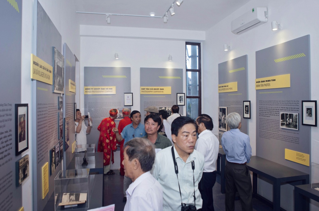 ha noi khai truong bao tang nhiep anh lai xa