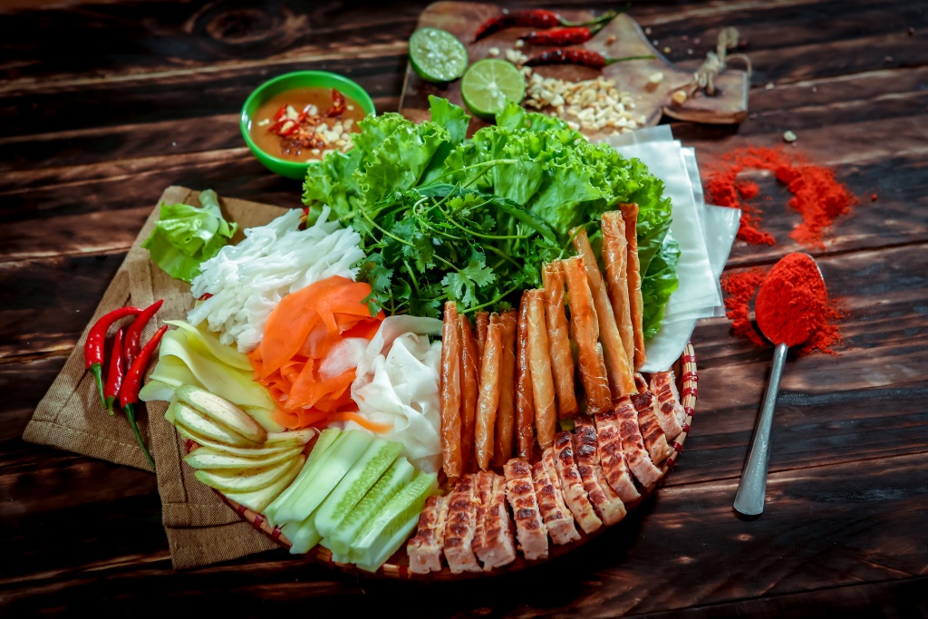 ha noi xuat hien quan nem nuong nha trang ngon nuc tieng