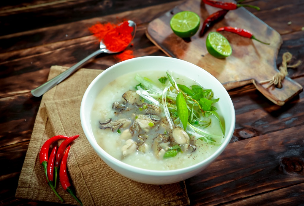 ha noi xuat hien quan nem nuong nha trang ngon nuc tieng