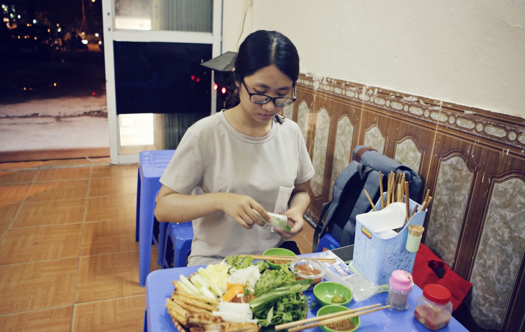 ha noi xuat hien quan nem nuong nha trang ngon nuc tieng
