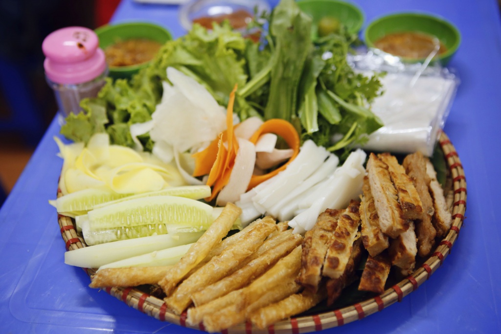 ha noi xuat hien quan nem nuong nha trang ngon nuc tieng