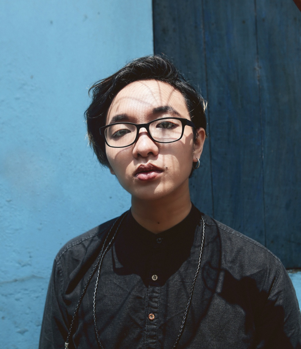 hoang dung the voice co don trong canh dong chieu
