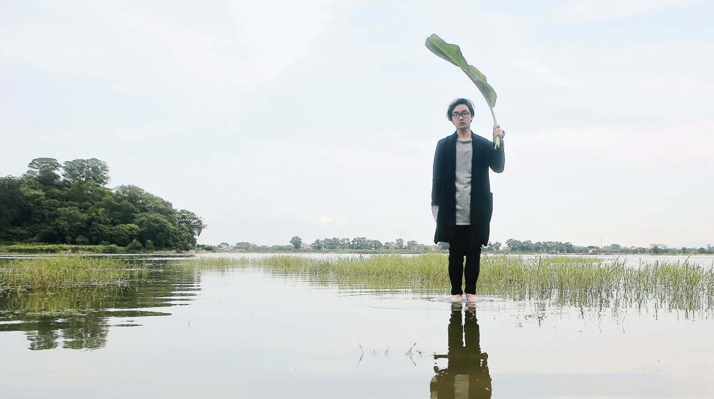 hoang dung the voice co don trong canh dong chieu