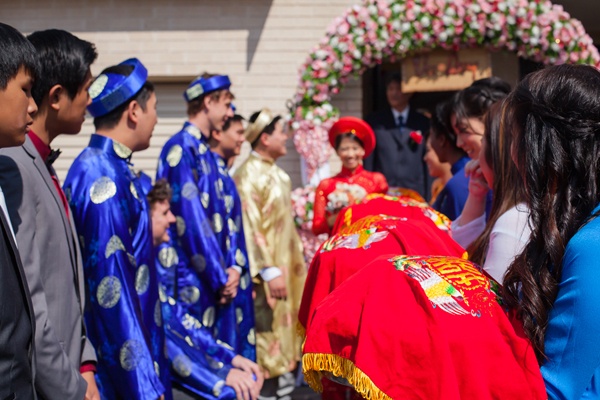 thuc hu viec xuat hanh vao gio pham dan den hau qua khon luong