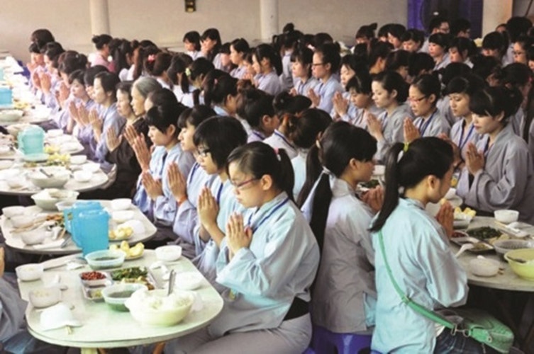 sieng an chay nang di chua co giup phong tranh den dui trong thang co hon