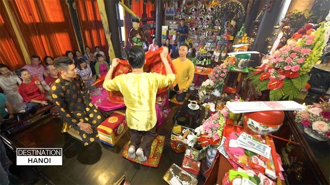 Sắm lễ càng tốn kém, hiệu quả hầu đồng sẽ càng cao? sam le cang ton kem hieu qua hau dong se cang cao