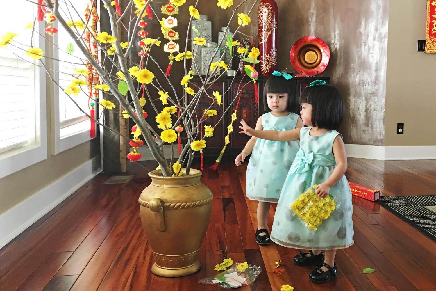 mc huyen ny mong moi mot ngay cac con duoc don tet co truyen tren chinh que huong
